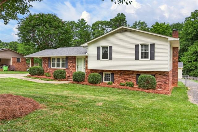 190 Farmbrooke Lane, Winston-salem, NC 27127