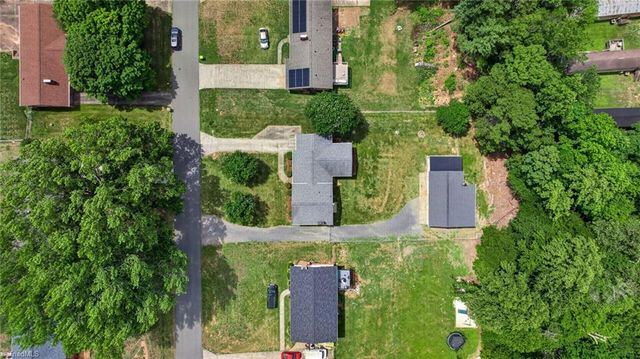 190 Farmbrooke Lane, Winston-salem, NC 27127