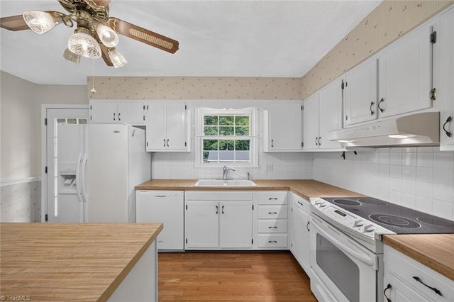 190 Farmbrooke Lane, Winston-salem, NC 27127