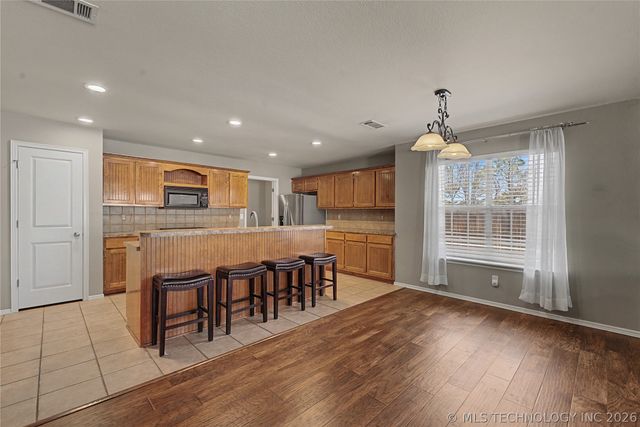 10103 E 91st Court N, Owasso, OK 74055