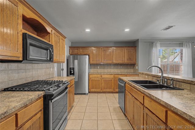 10103 E 91st Court N, Owasso, OK 74055