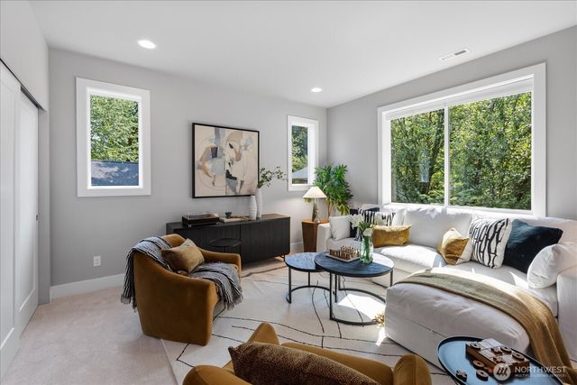 18829 33rd Avenue NE, Lake Forest Park, WA 98155
