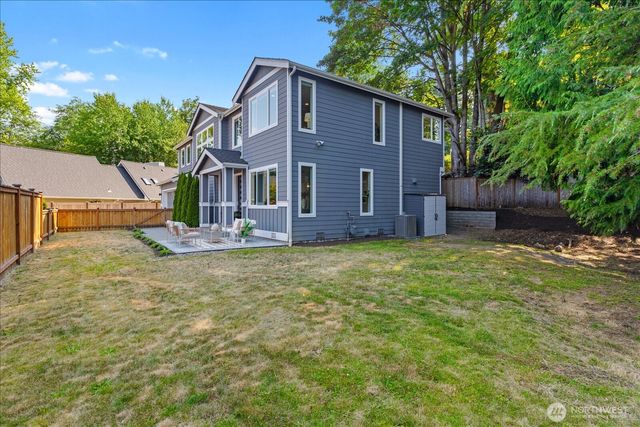18829 33rd Avenue NE, Lake Forest Park, WA 98155