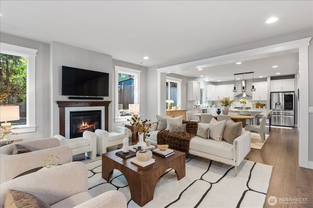 18829 33rd Avenue NE, Lake Forest Park, WA 98155