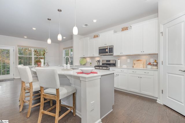 264 Double Crest Drive, Taylors, SC 29687