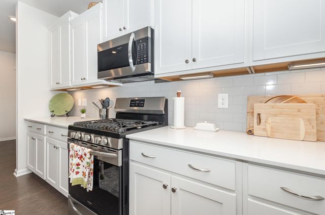 264 Double Crest Drive, Taylors, SC 29687