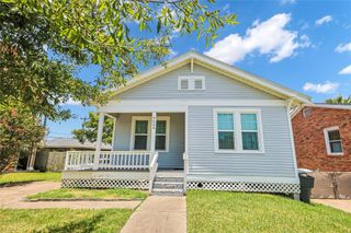 5624 Avenue P 1/2, Galveston, TX 77551