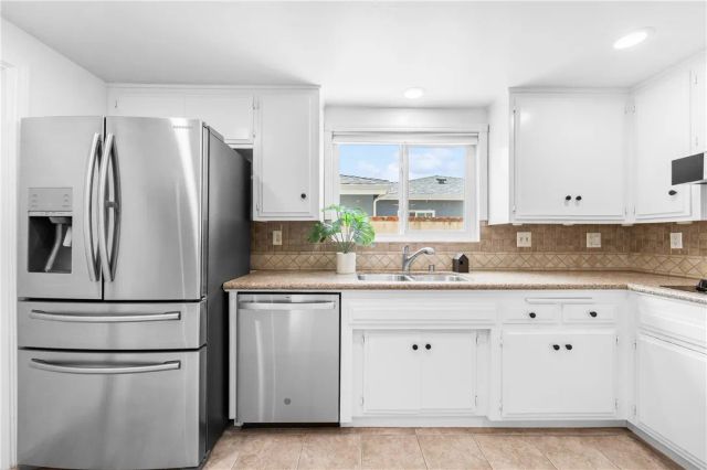 10441 Sunday, Huntington Beach, CA 92646