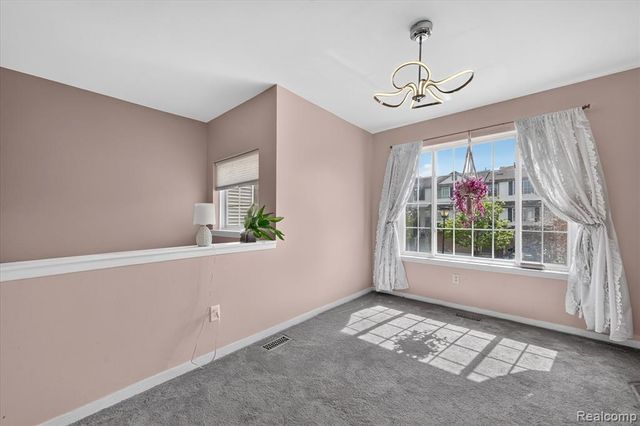 217 Oak Ridge Drive, Pontiac, MI 48341