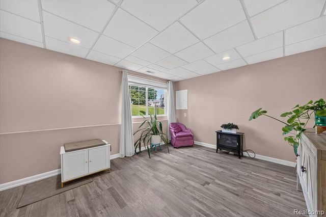 217 Oak Ridge Drive, Pontiac, MI 48341