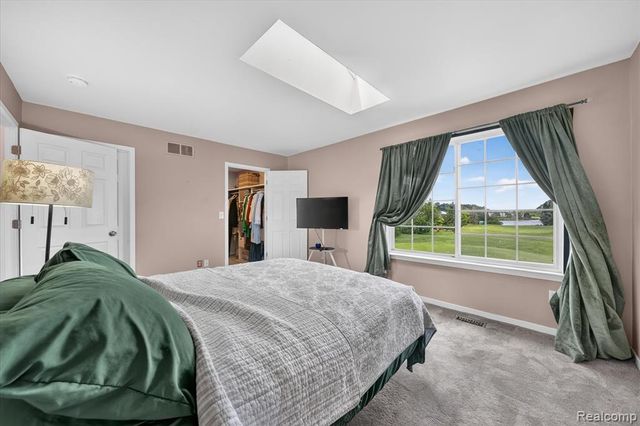 217 Oak Ridge Drive, Pontiac, MI 48341