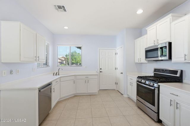 307 W Calle Media Luz, Sahuarita, AZ 85629