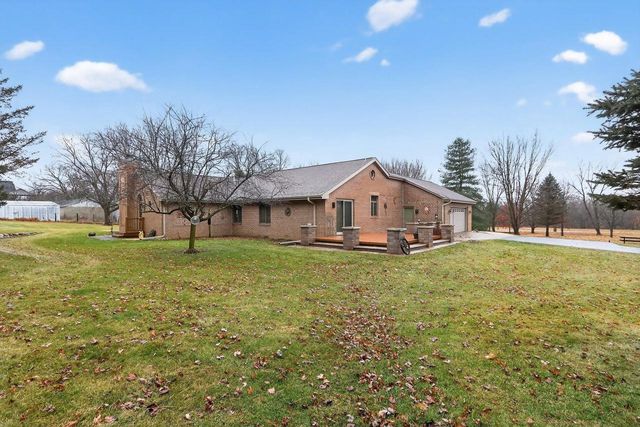 8131 E Creek Road, Janesville, WI 53546