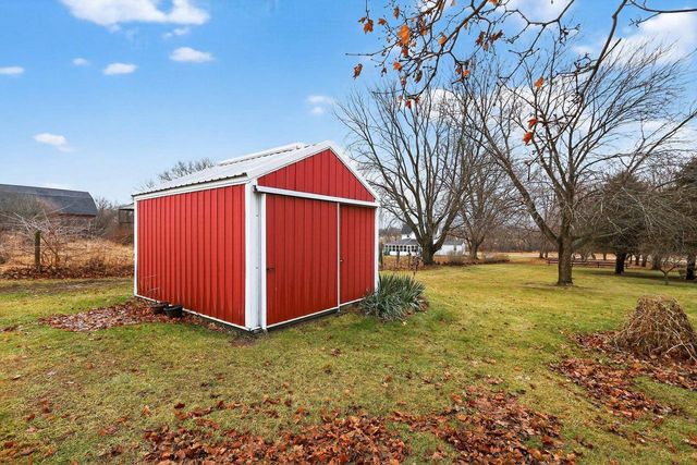 8131 E Creek Road, Janesville, WI 53546