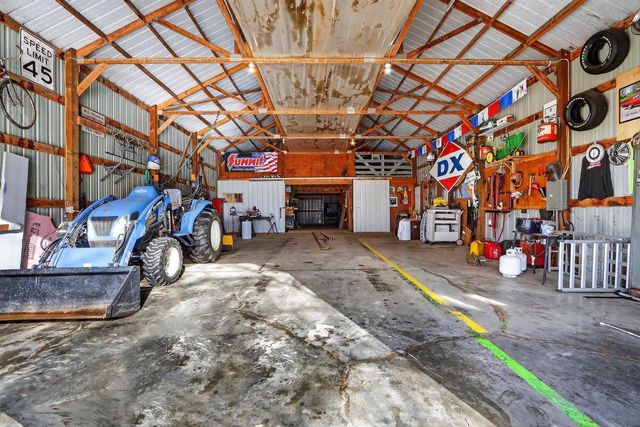 8131 E Creek Road, Janesville, WI 53546