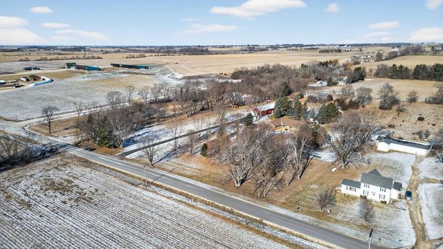 8131 E Creek Road, Janesville, WI 53546