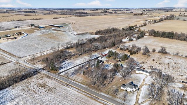 8131 E Creek Road, Janesville, WI 53546
