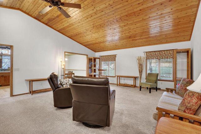 8131 E Creek Road, Janesville, WI 53546