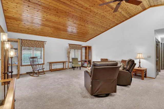 8131 E Creek Road, Janesville, WI 53546