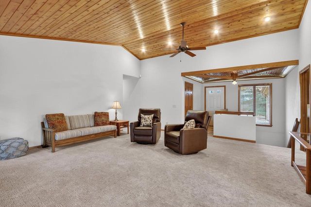 8131 E Creek Road, Janesville, WI 53546