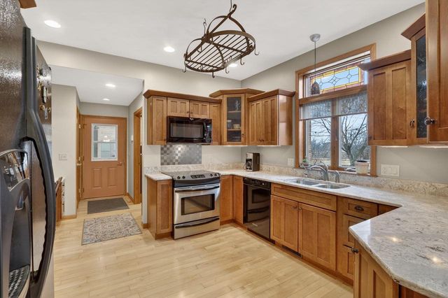 8131 E Creek Road, Janesville, WI 53546