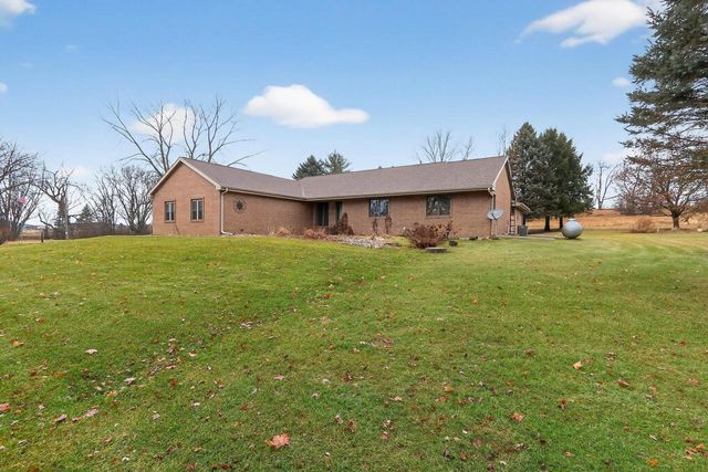 8131 E Creek Road, Janesville, WI 53546