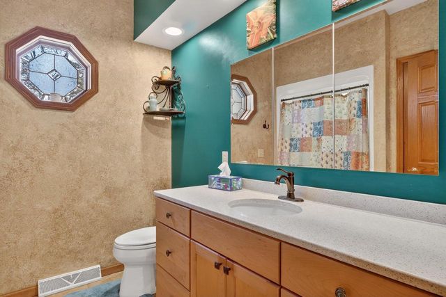 8131 E Creek Road, Janesville, WI 53546