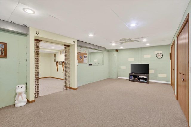 8131 E Creek Road, Janesville, WI 53546