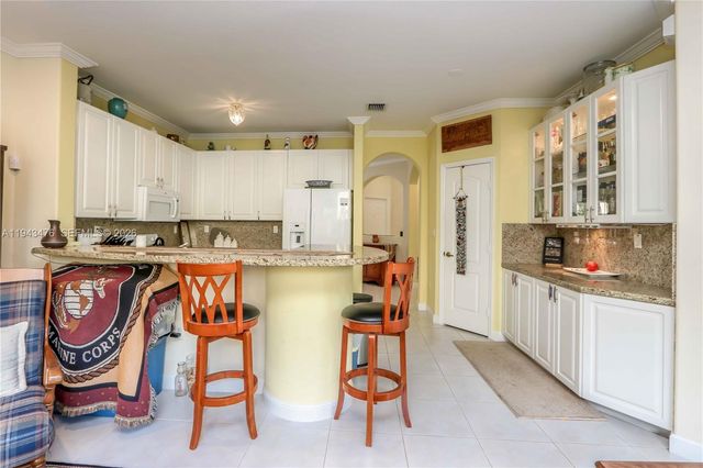 5542 NW 112th Ct, Doral, FL 33178