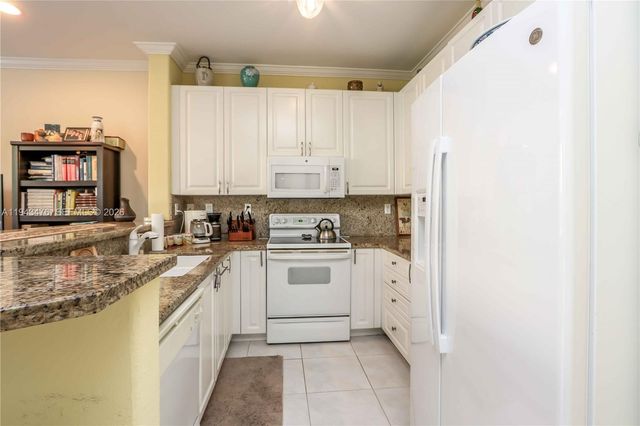 5542 NW 112th Ct, Doral, FL 33178