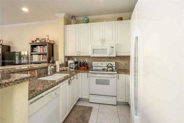 5542 NW 112th Ct, Doral, FL 33178