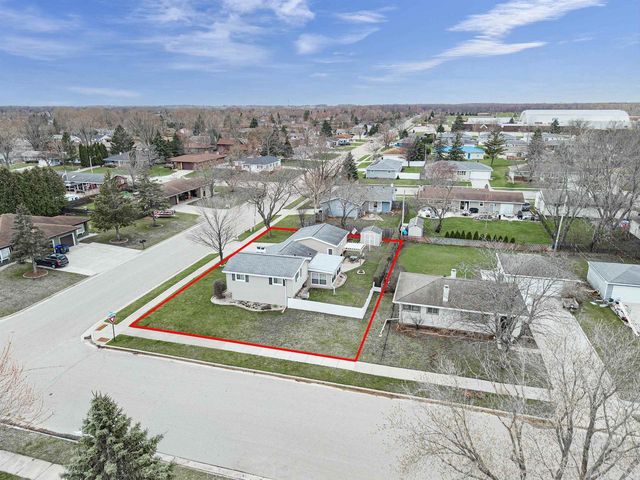 1021 APPLE BLOSSOM DRIVE, Neenah, WI 54956