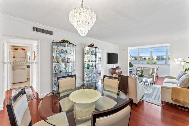 18555 NE 14th Ave 613, Miami, FL 33179