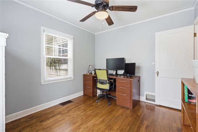 2610 E Avenue NE, Cedar Rapids, IA 52402