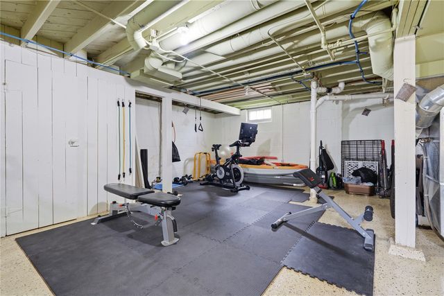 2610 E Avenue NE, Cedar Rapids, IA 52402