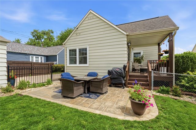 2610 E Avenue NE, Cedar Rapids, IA 52402