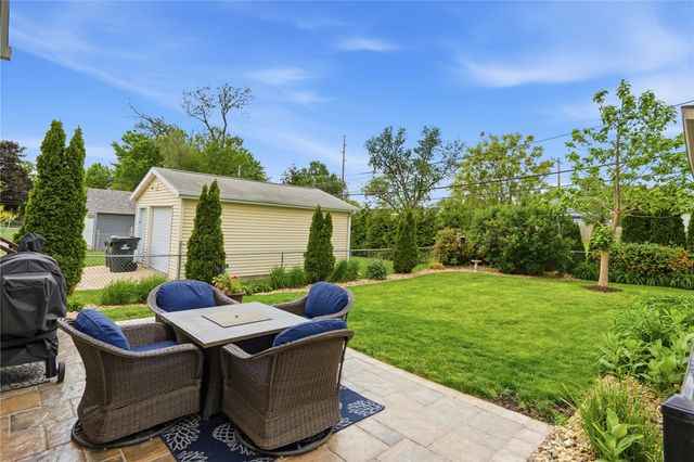 2610 E Avenue NE, Cedar Rapids, IA 52402