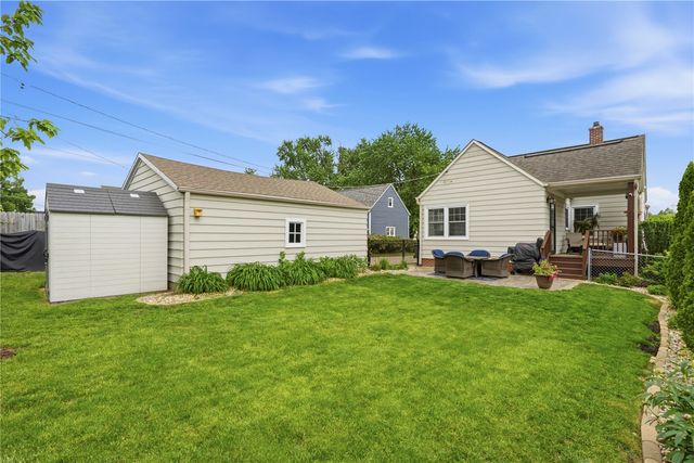 2610 E Avenue NE, Cedar Rapids, IA 52402