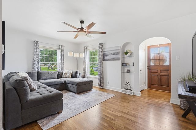 2610 E Avenue NE, Cedar Rapids, IA 52402