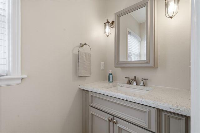 2610 E Avenue NE, Cedar Rapids, IA 52402