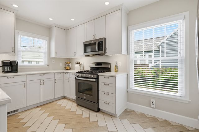 2610 E Avenue NE, Cedar Rapids, IA 52402