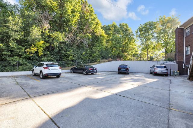 530 Sutherland Avenue A, Indianapolis, IN 46205