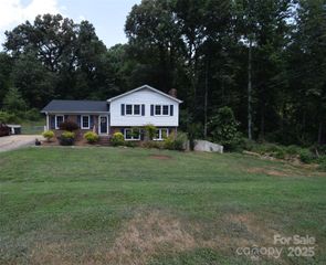 3402 Rollingwood Drive, Gastonia, NC 28052