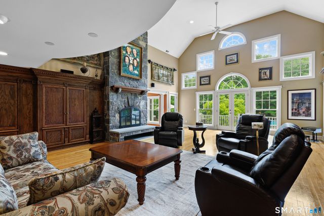 91 Dogwood Lane, Stamford, CT 06903