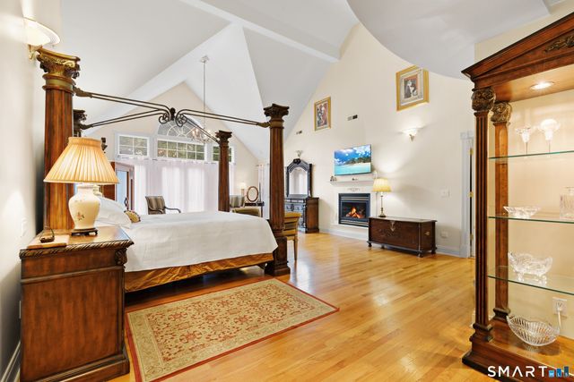 91 Dogwood Lane, Stamford, CT 06903