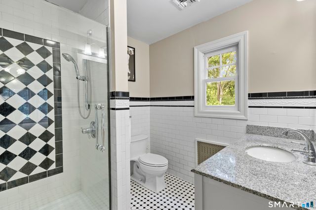 91 Dogwood Lane, Stamford, CT 06903