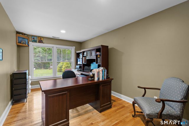 91 Dogwood Lane, Stamford, CT 06903