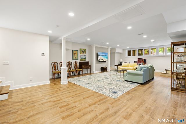 91 Dogwood Lane, Stamford, CT 06903