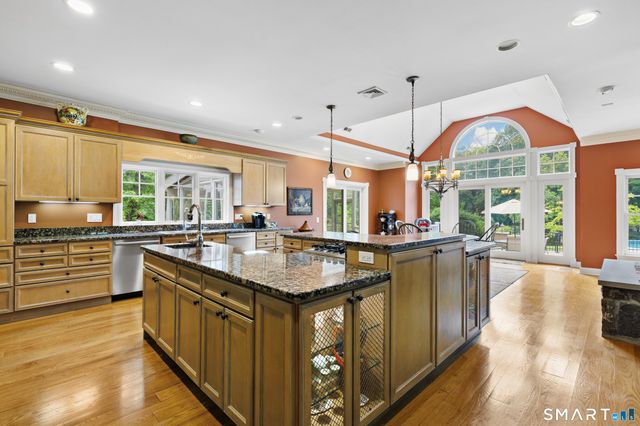 91 Dogwood Lane, Stamford, CT 06903