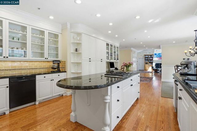 45 N Merrill Circle, Moraga, CA 94556